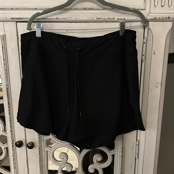 tek gear Pants - Women’s tech gear shorts DS-10